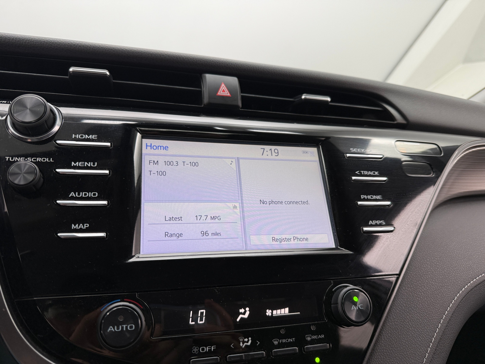 Thumbnail: 2019 Toyota Camry - 4