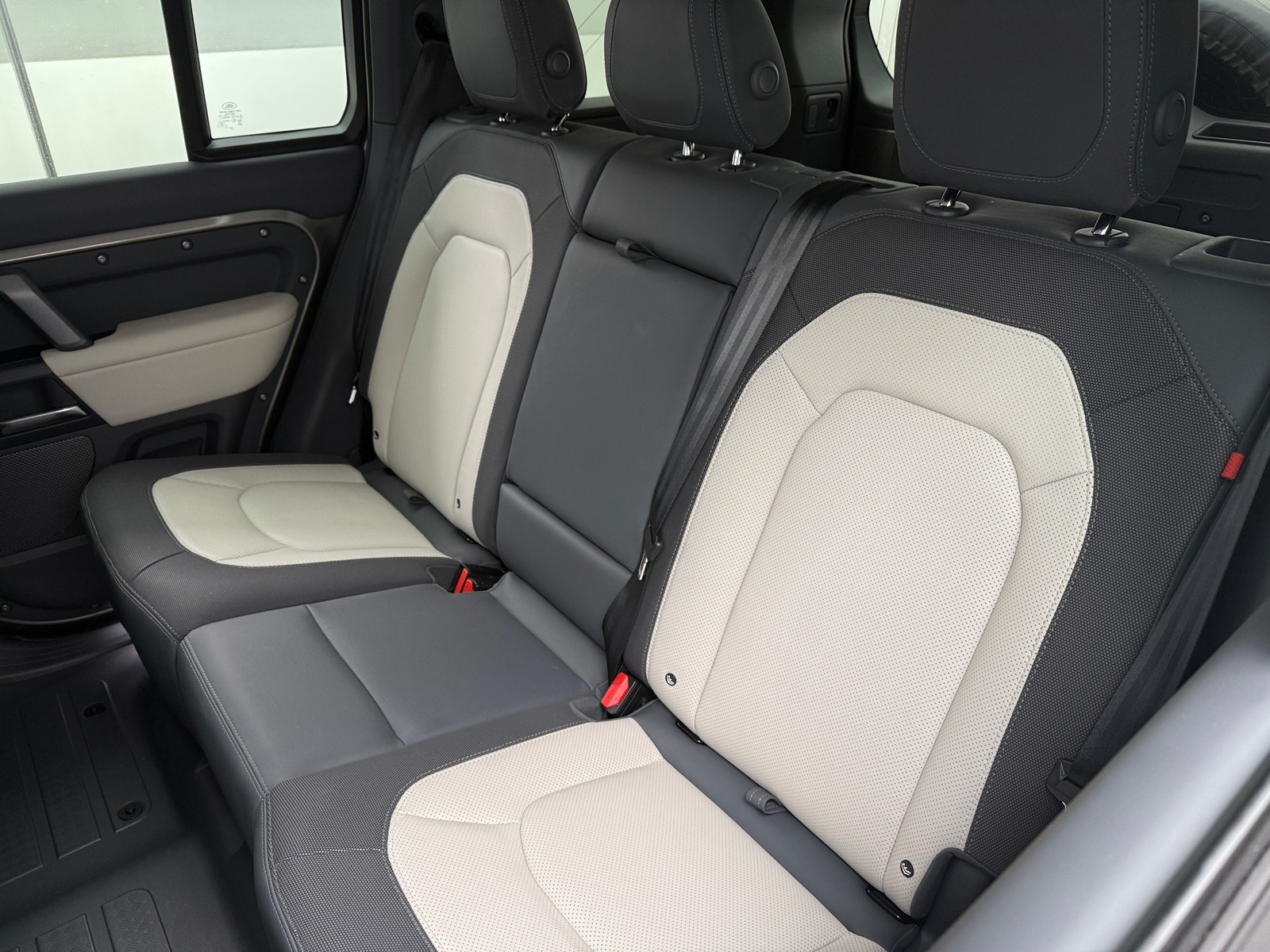 Thumbnail: 2024 Land Rover Defender - 5