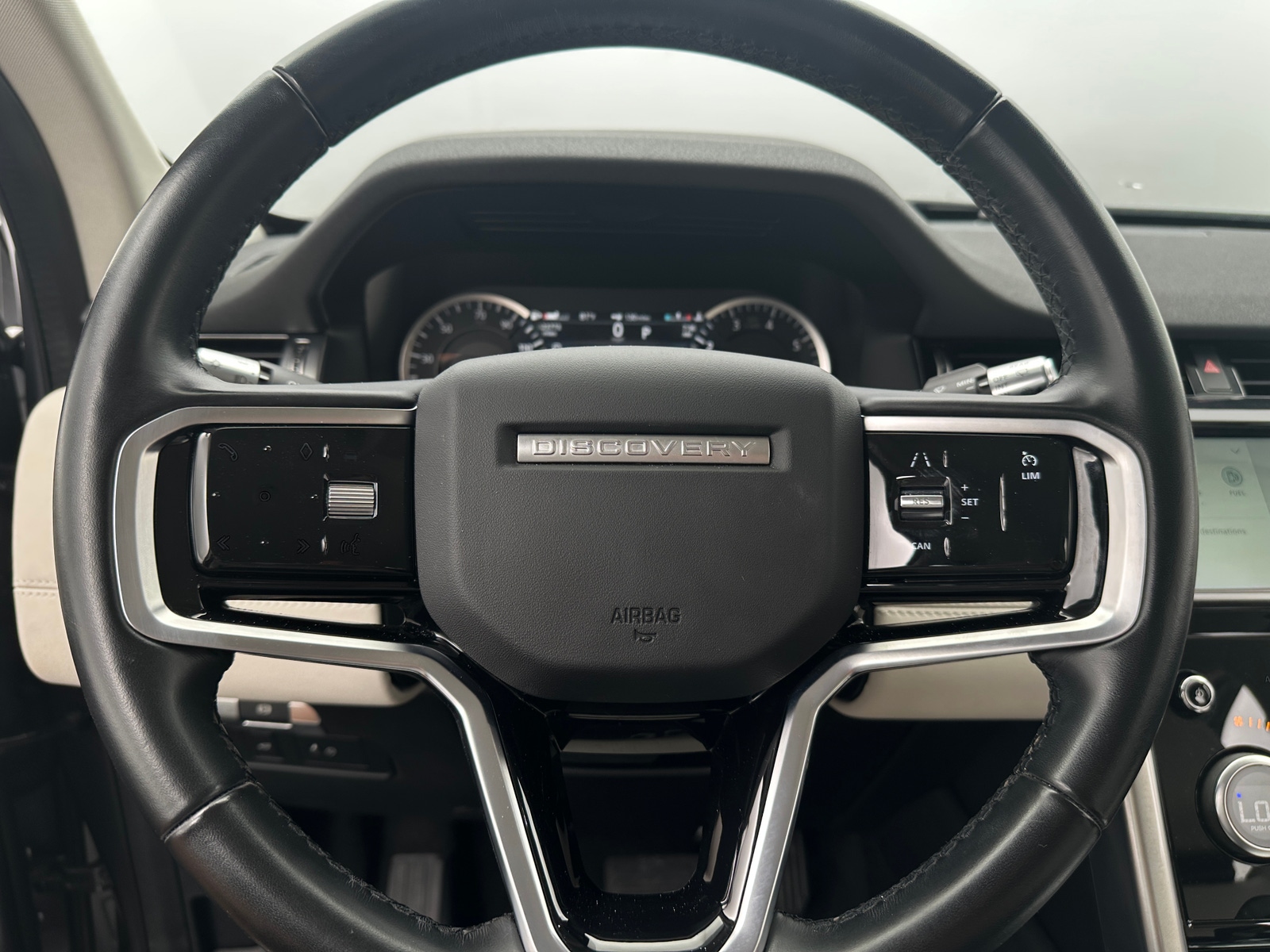 Thumbnail: 2022 Land Rover Discovery Sport - 4