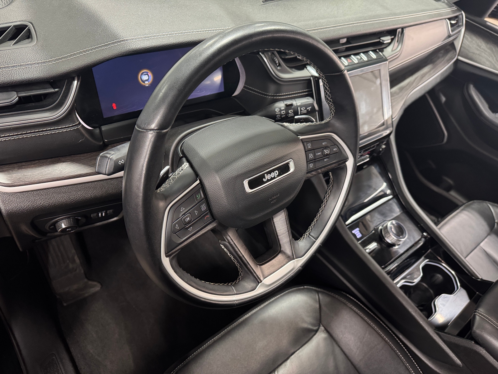 Thumbnail: 2022 Jeep Grand Cherokee L - 2