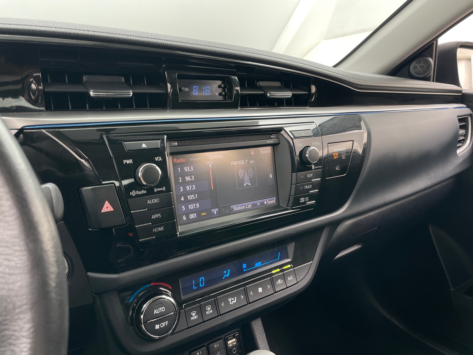 Thumbnail: 2016 Toyota Corolla - 3