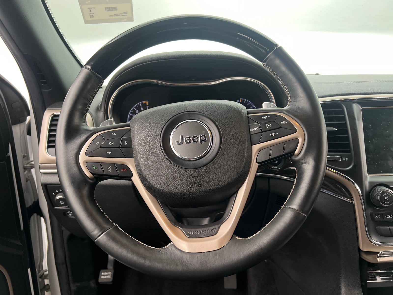 Thumbnail: 2017 Jeep Grand Cherokee - 4
