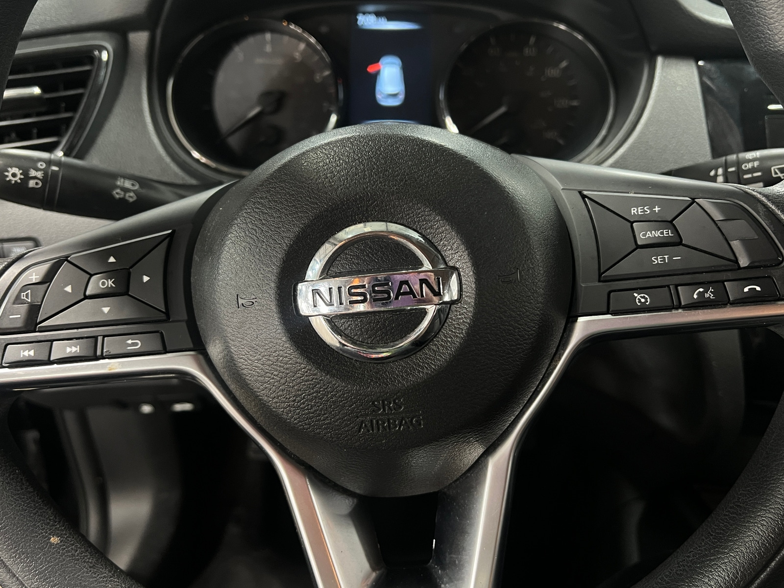 Thumbnail: 2017 Nissan Rogue - 5