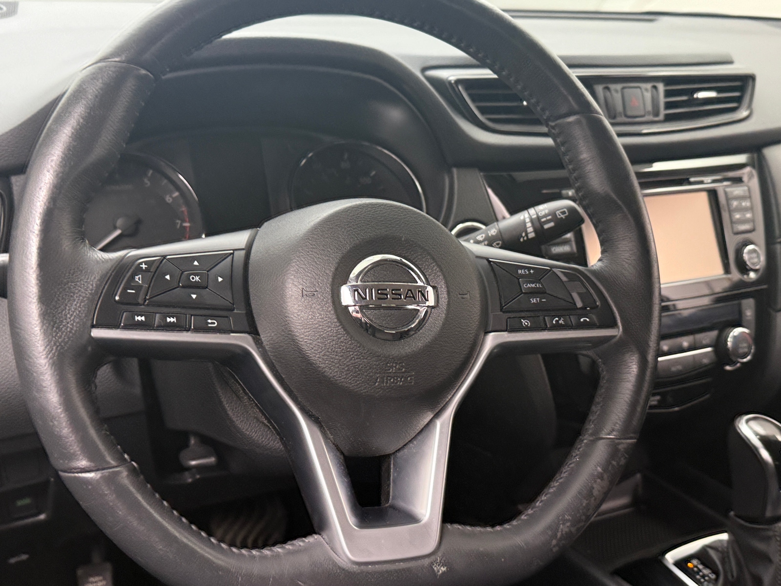 Thumbnail: 2017 Nissan Rogue - 5