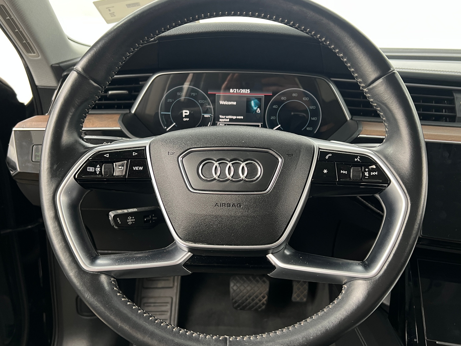 Thumbnail: 2019 Audi e-tron - 4