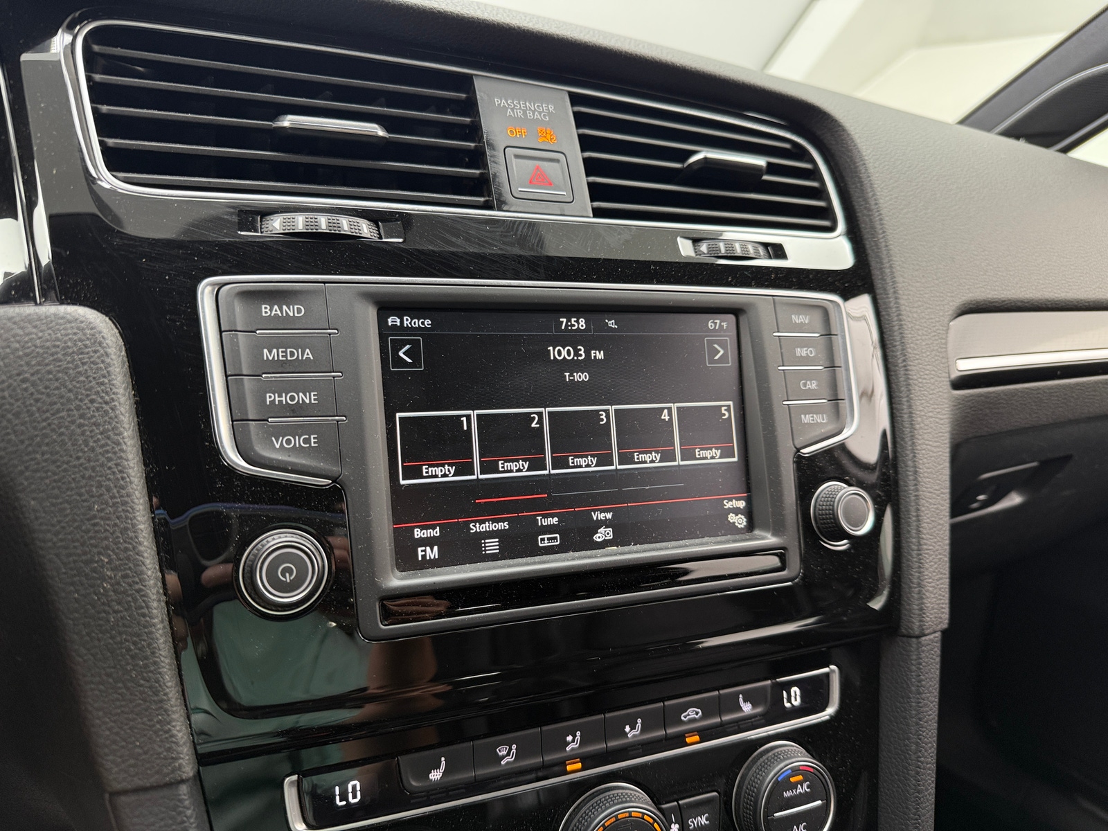 Thumbnail: 2016 Volkswagen Golf - 3