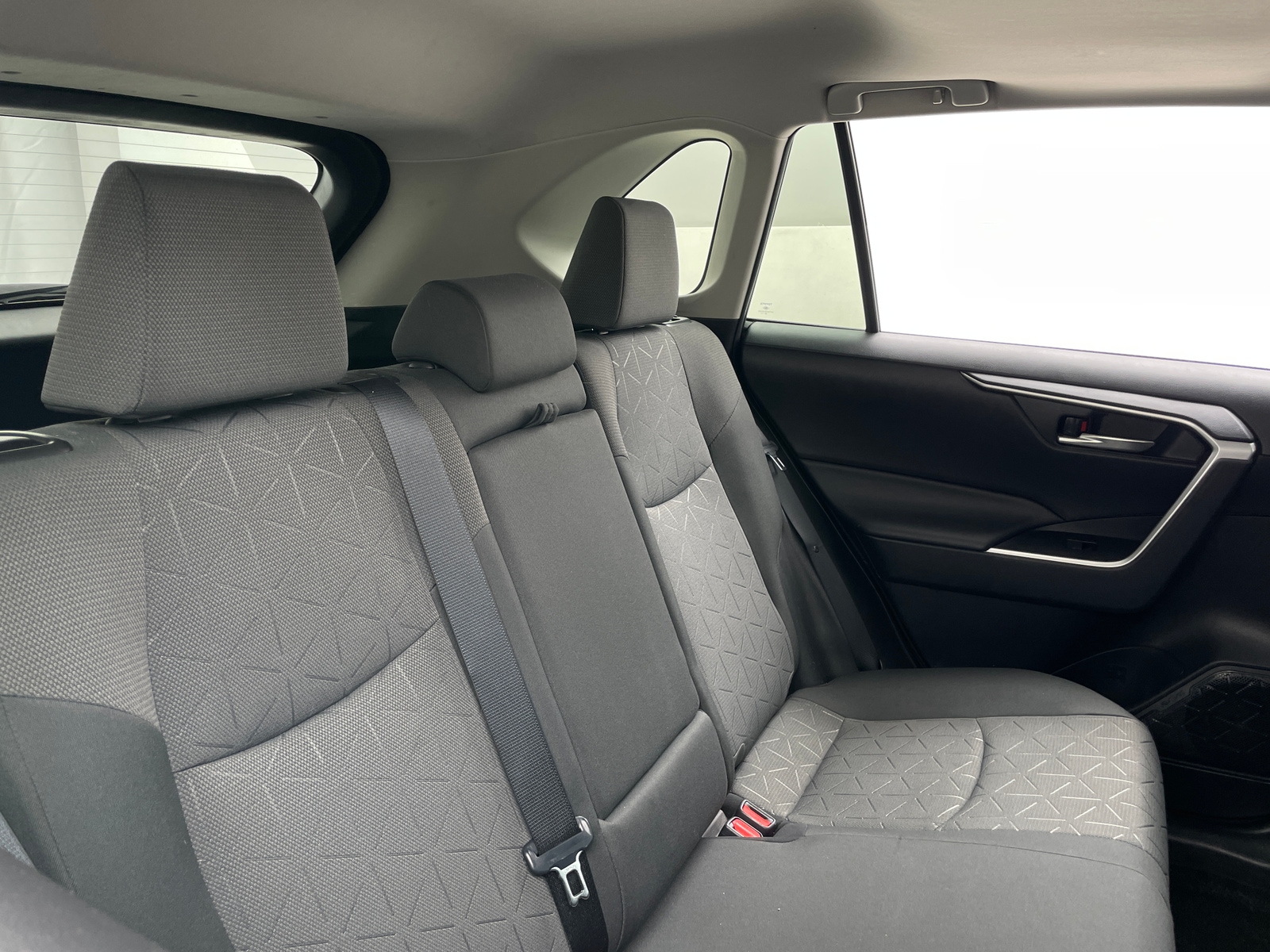 Thumbnail: 2021 Toyota RAV4 - 6