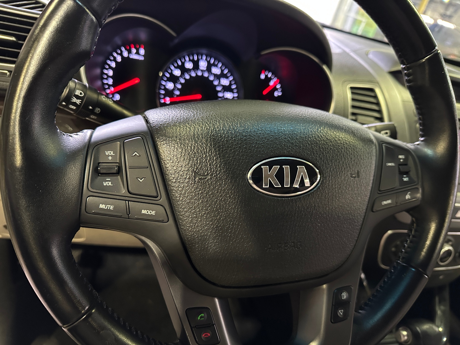 Thumbnail: 2014 Kia Sorento - 4