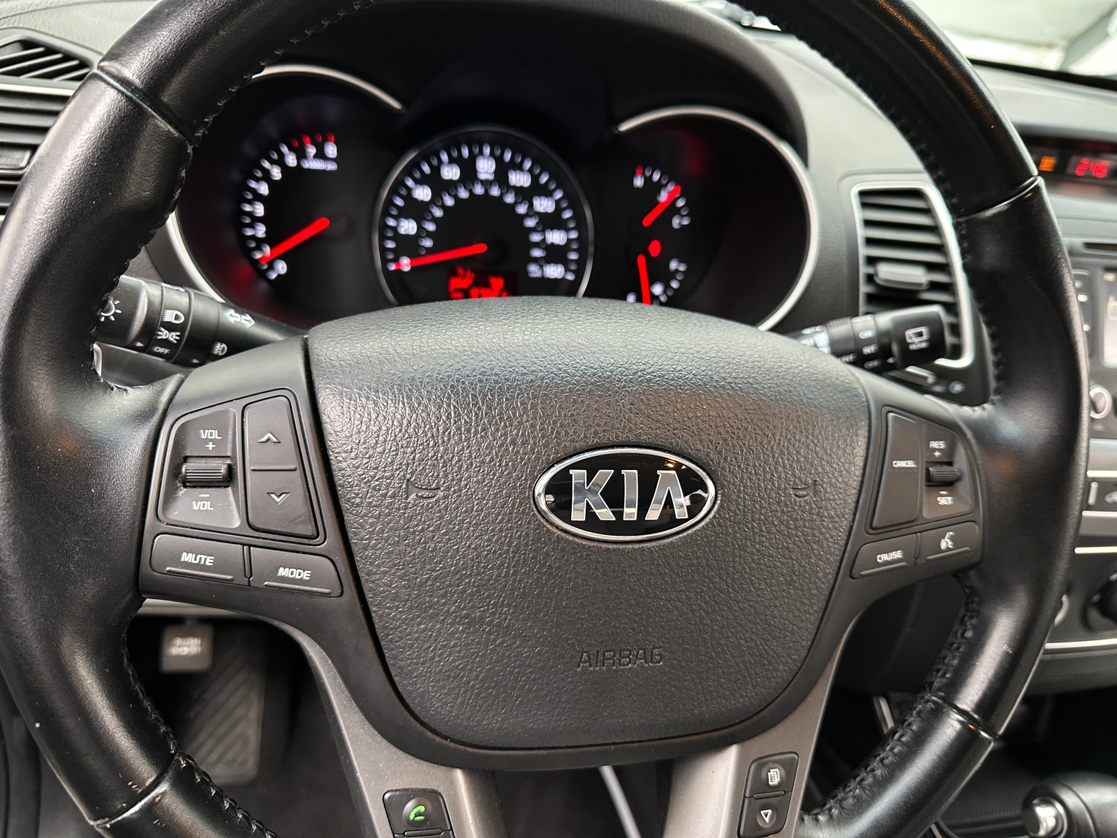 Thumbnail: 2015 Kia Sorento - 4