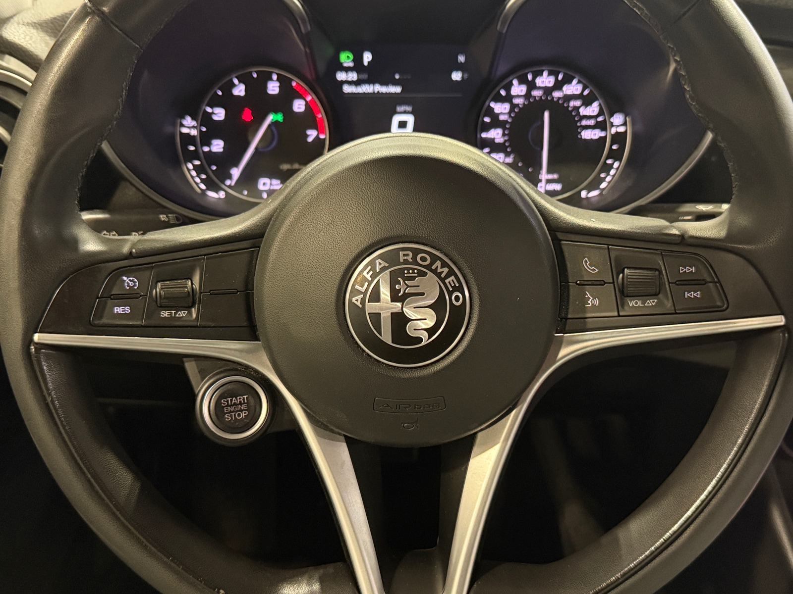 Thumbnail: 2017 Alfa Romeo Giulia - 4