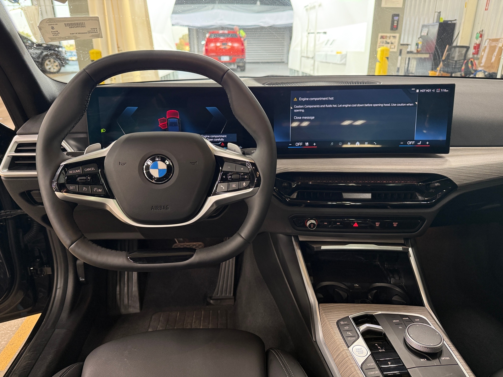 Thumbnail: 2025 BMW 3 Series - 2