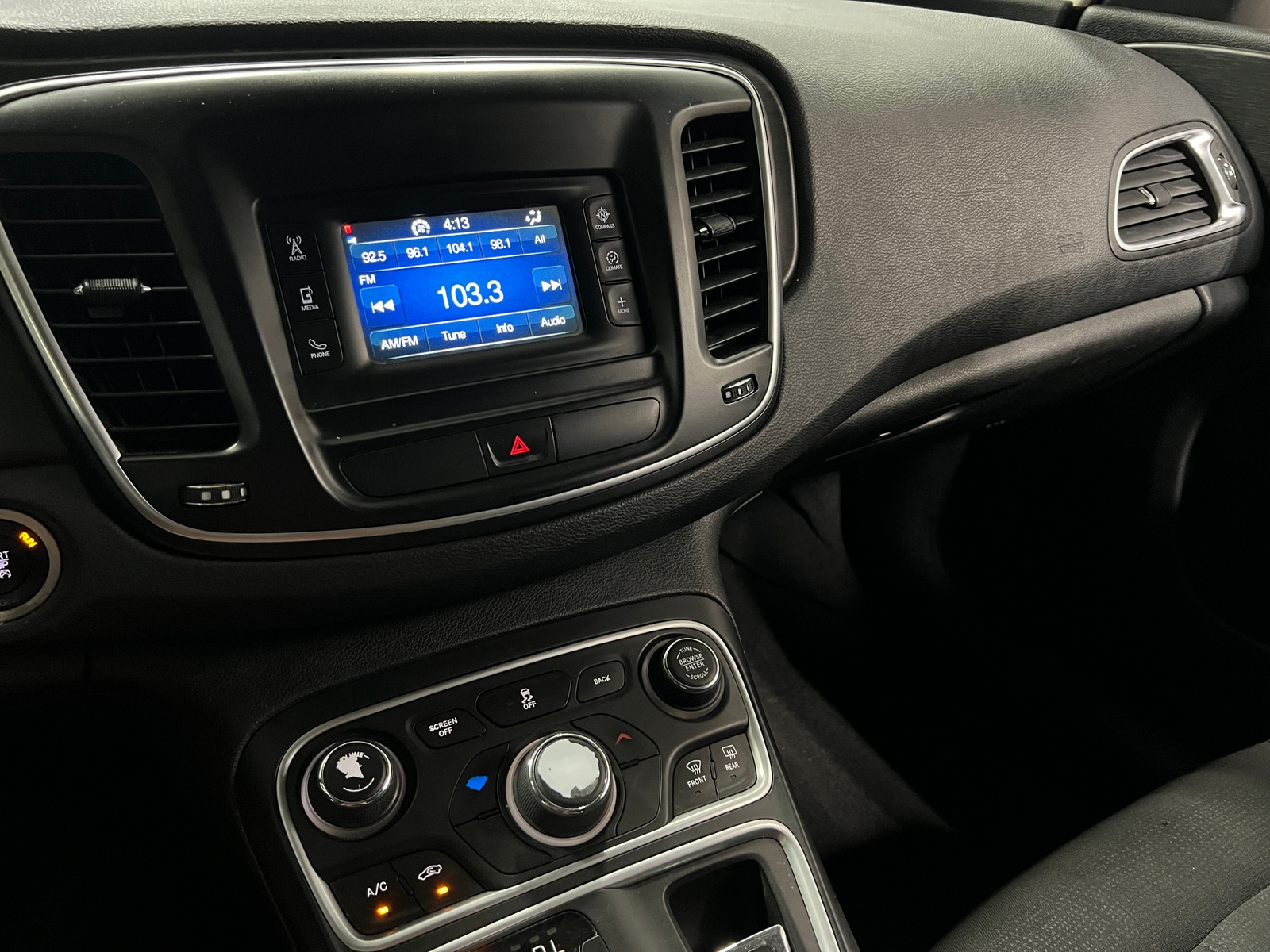 Thumbnail: 2015 Chrysler 200 - 4