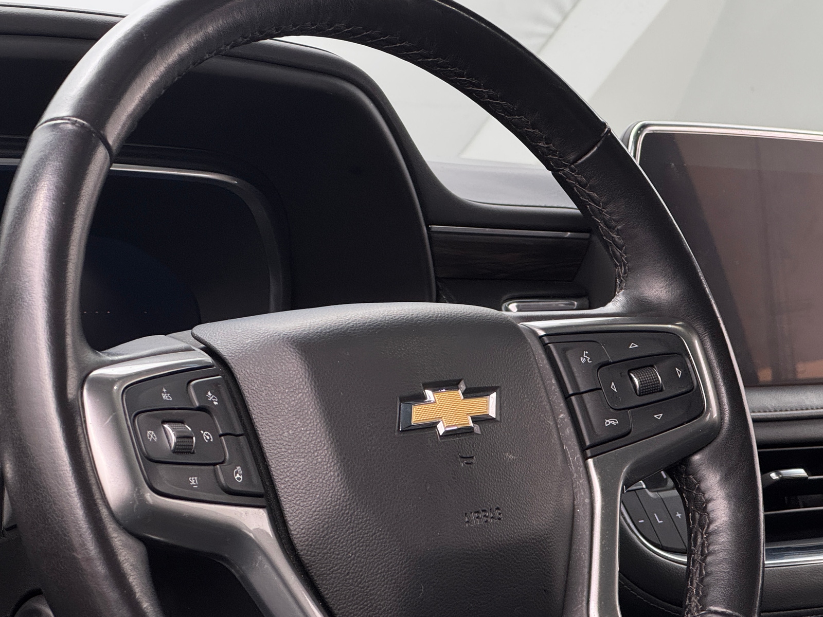 Thumbnail: 2022 Chevrolet Suburban - 4