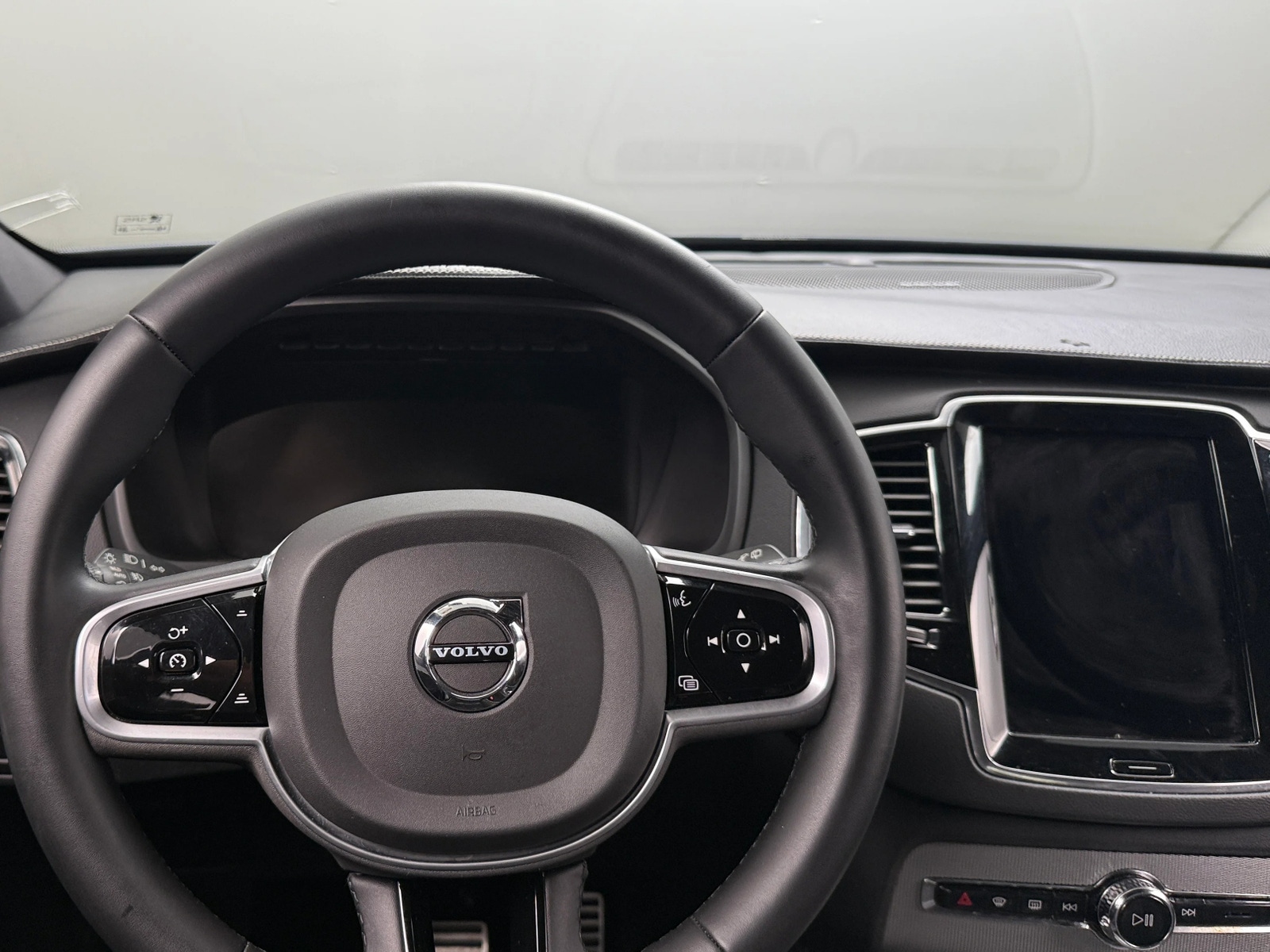 Thumbnail: 2022 Volvo XC90 - 4
