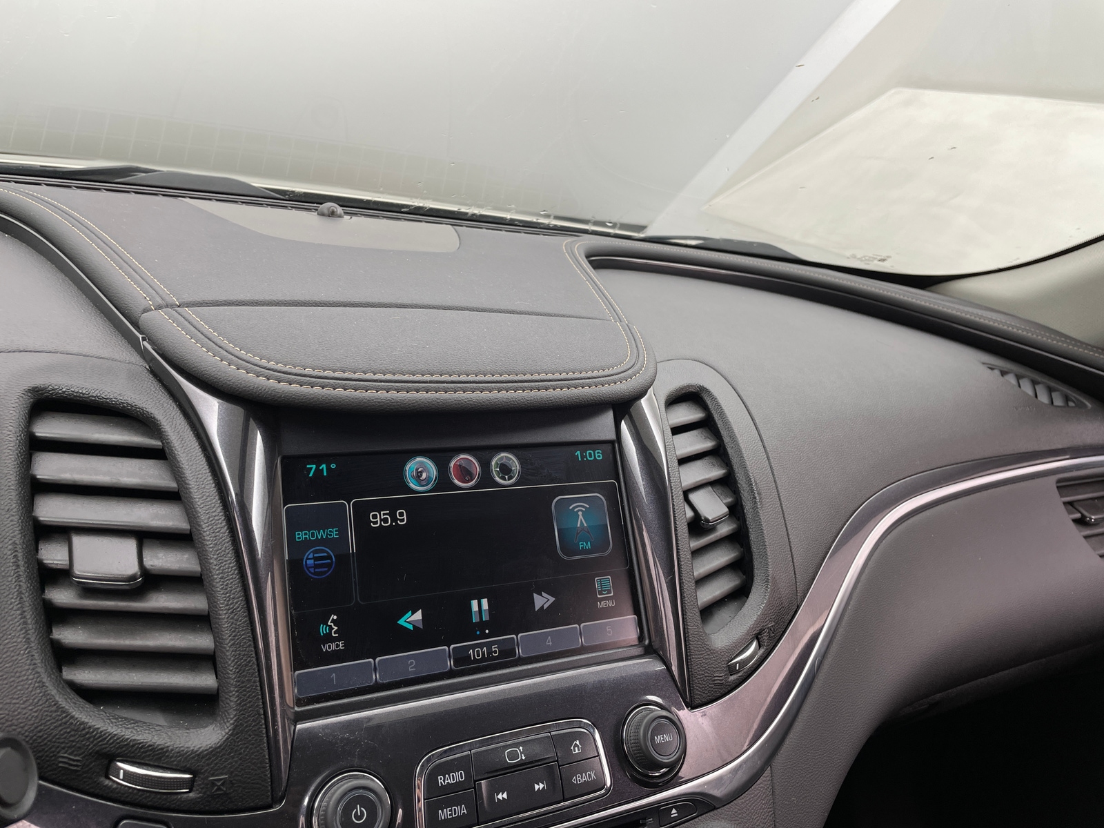 Thumbnail: 2015 Chevrolet Impala - 3