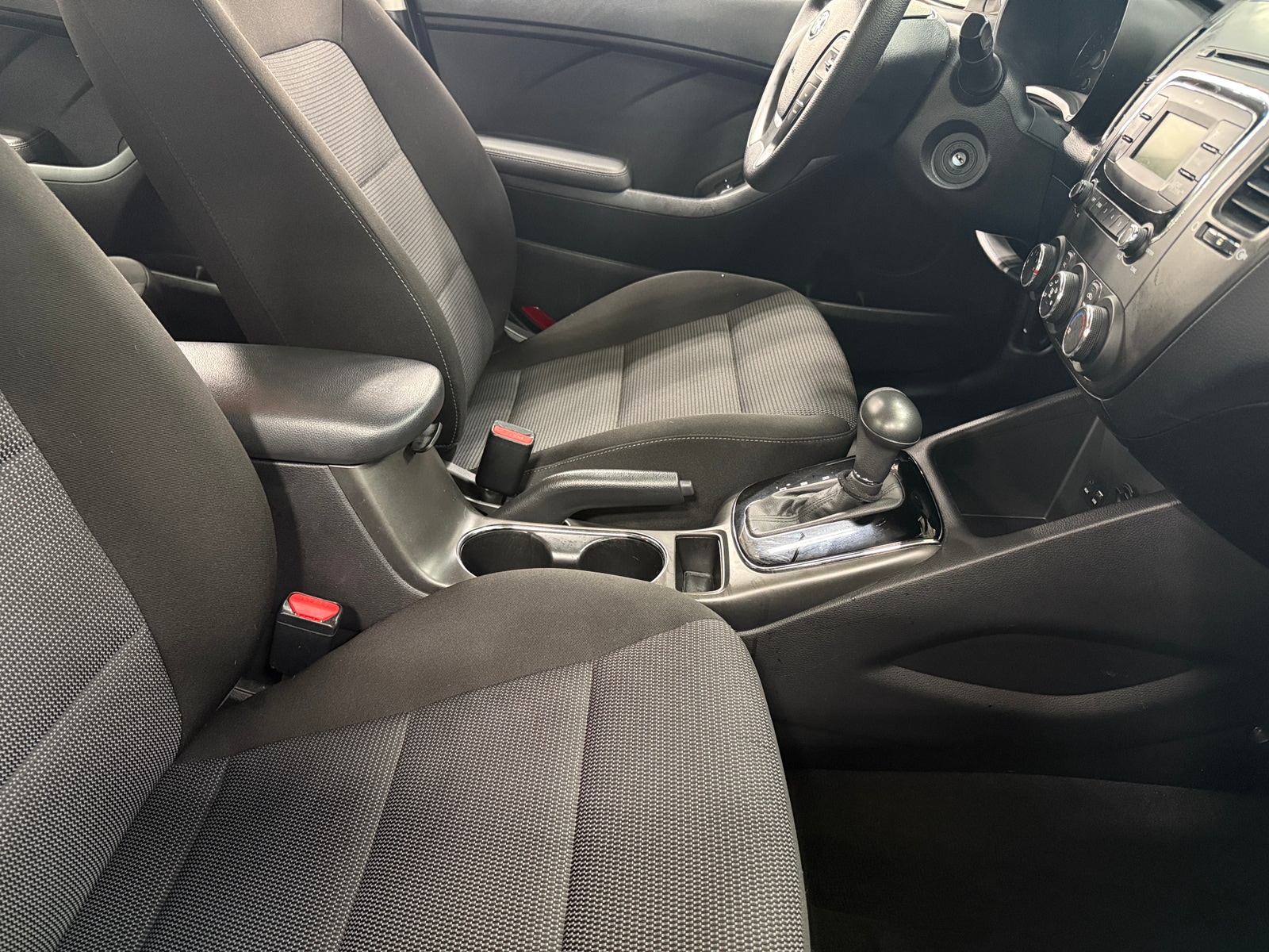 Thumbnail: 2017 Kia Forte - 2