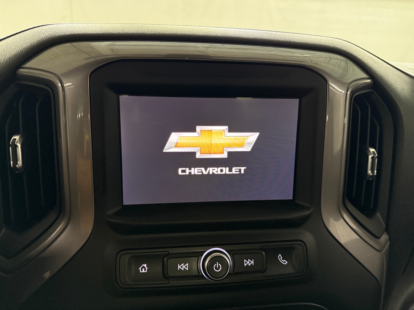Thumbnail: 2021 Chevrolet Silverado 1500 - 4