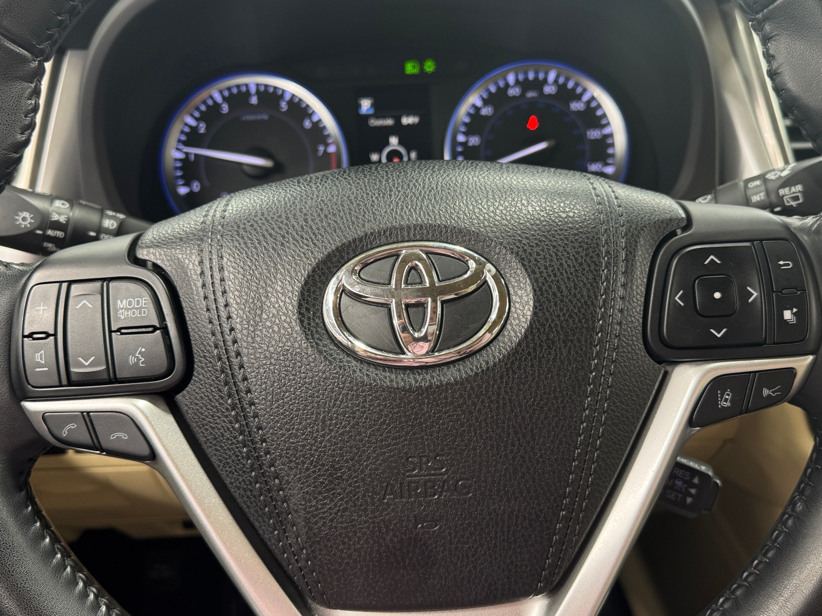 Thumbnail: 2018 Toyota Highlander - 4