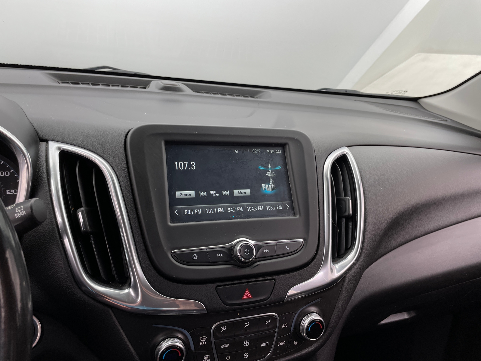 Thumbnail: 2018 Chevrolet Equinox - 4