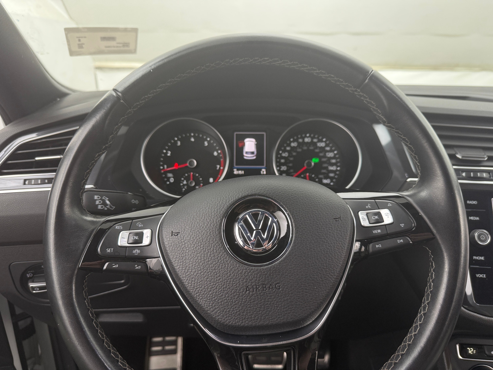 Thumbnail: 2020 Volkswagen Tiguan - 4