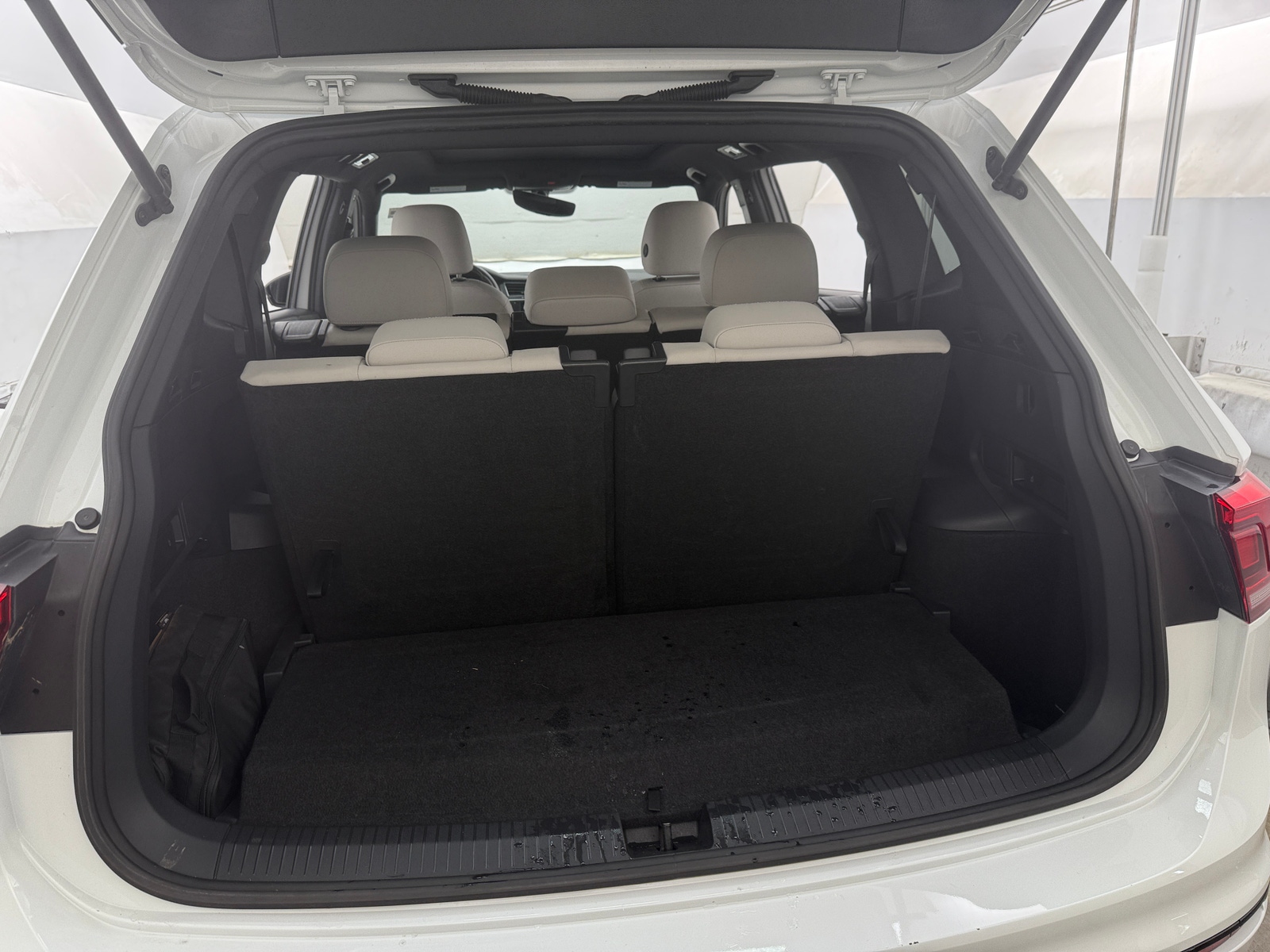 Thumbnail: 2020 Volkswagen Tiguan - 6