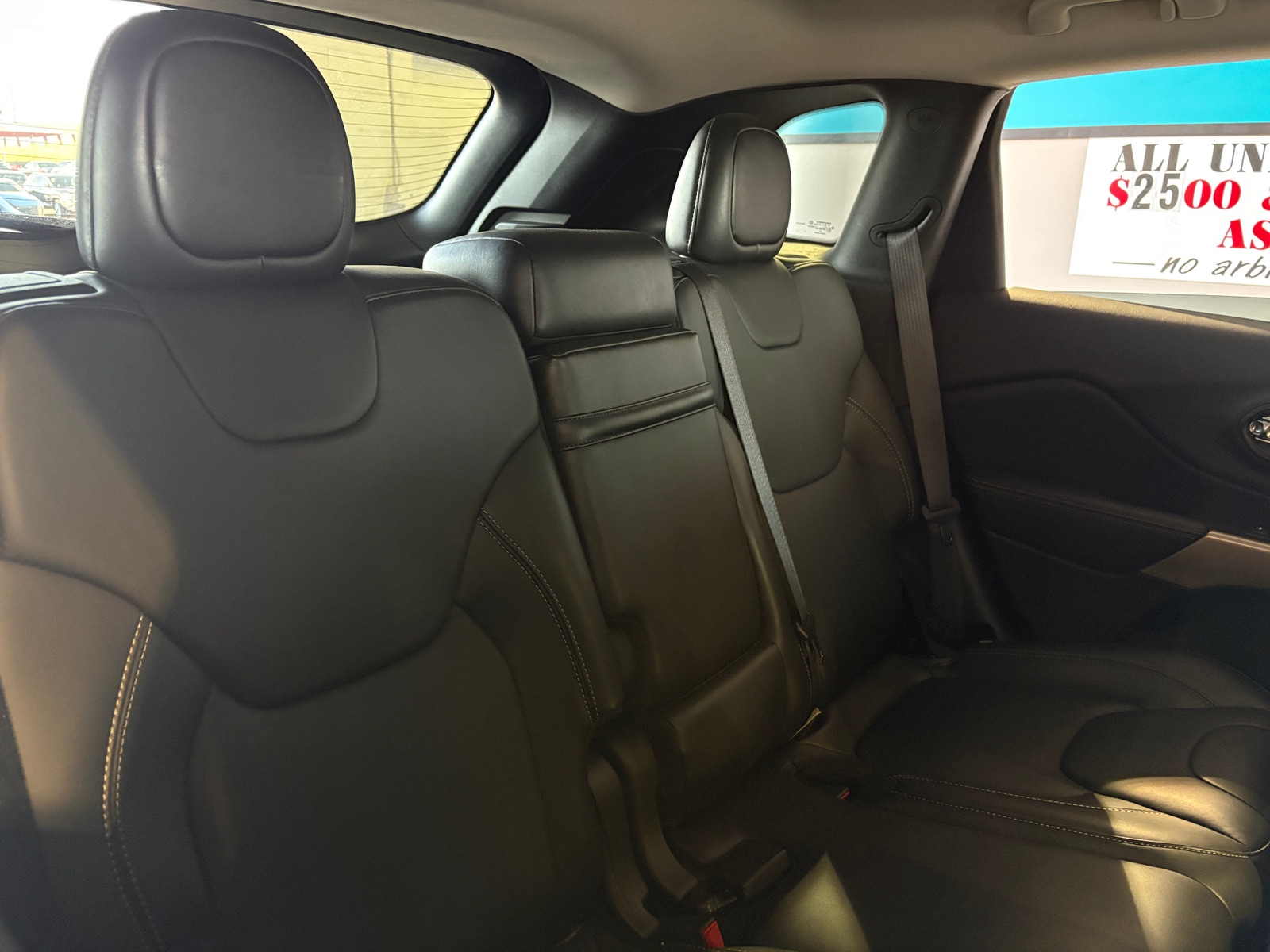 Thumbnail: 2017 Jeep Cherokee - 5