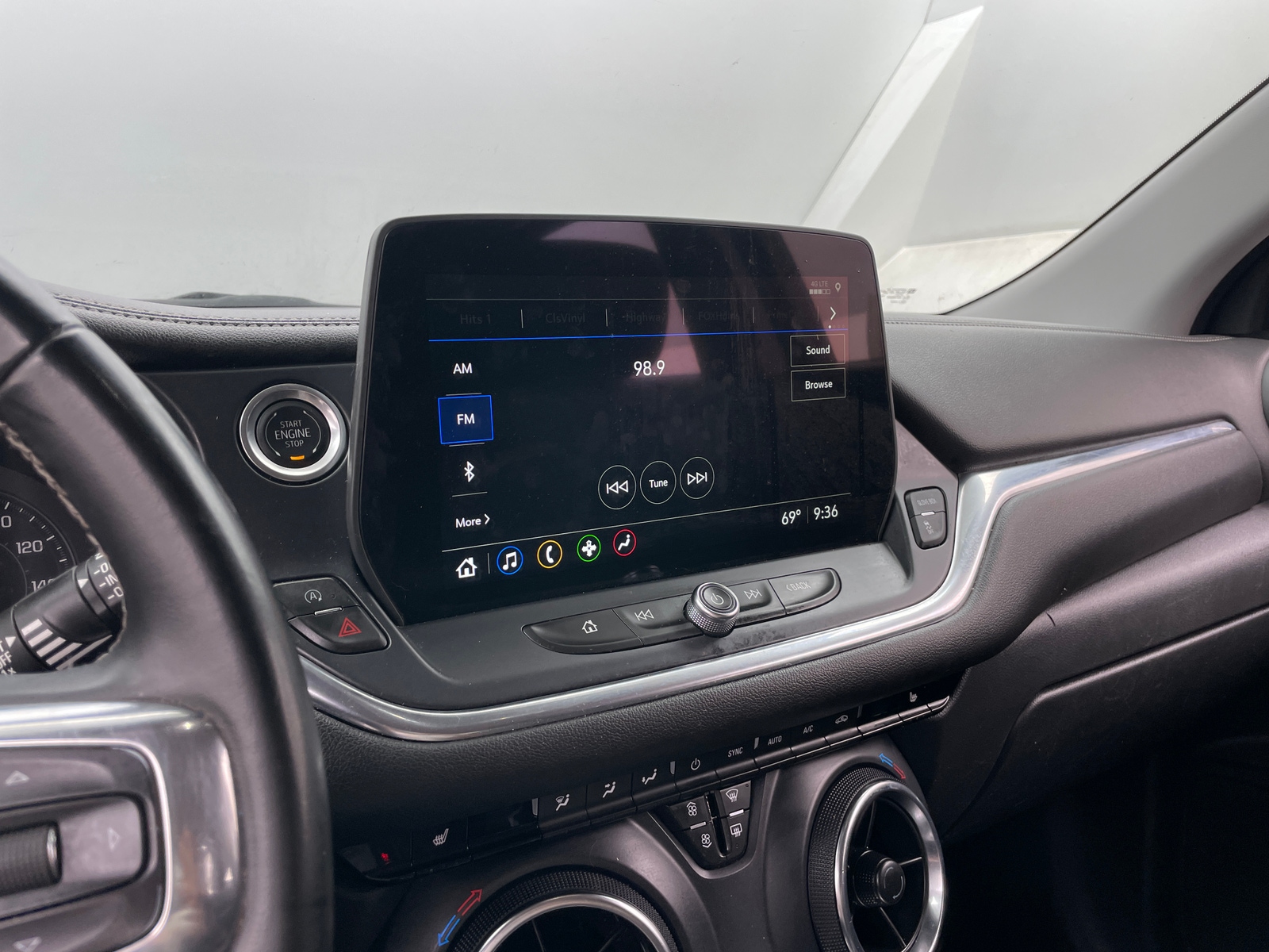 Thumbnail: 2023 Chevrolet Blazer - 3