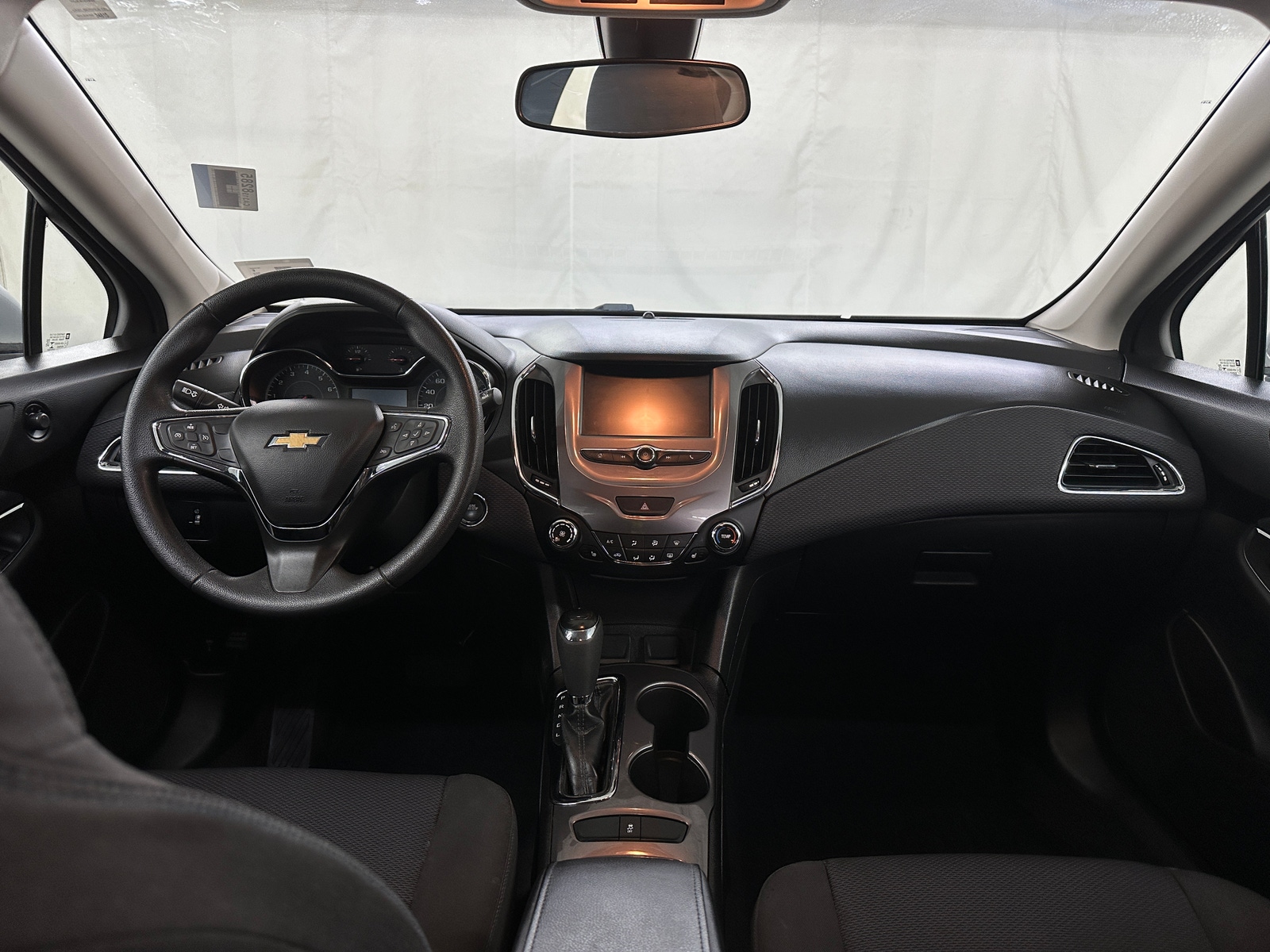 Thumbnail: 2018 Chevrolet Cruze - 3