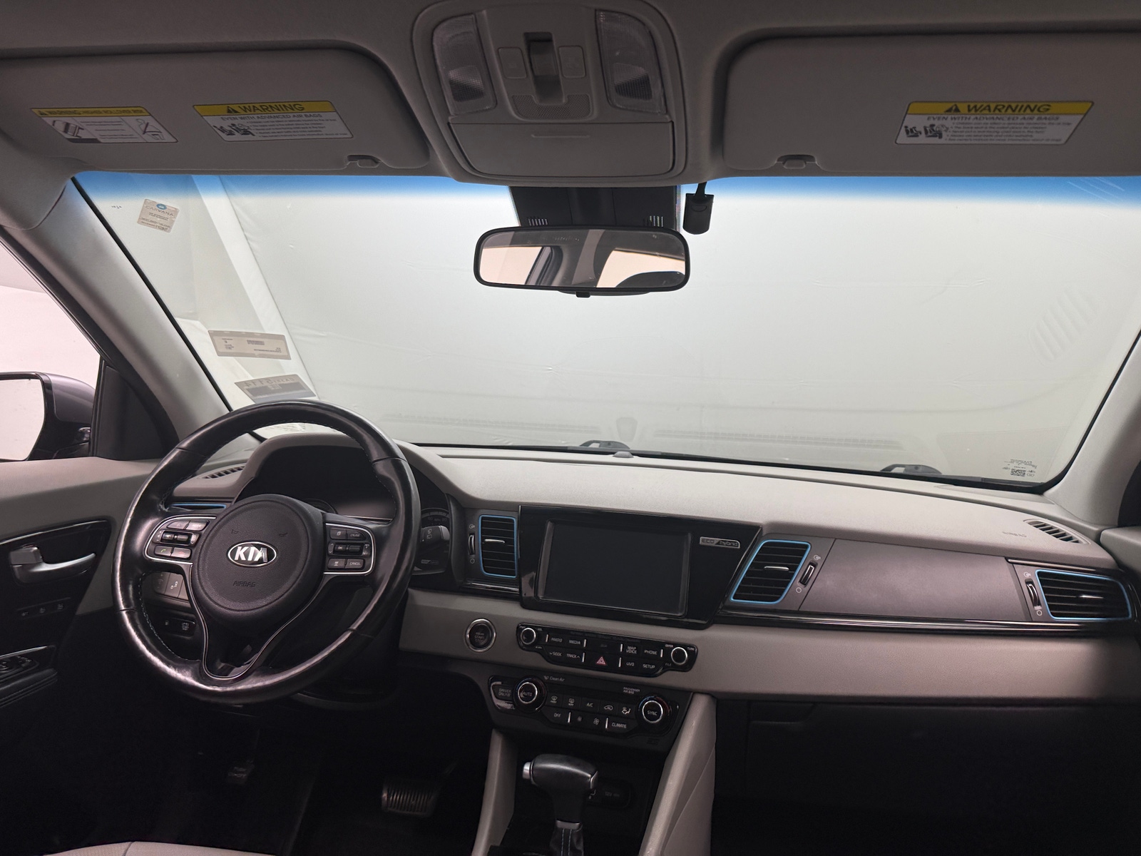 Thumbnail: 2017 Kia Niro - 3