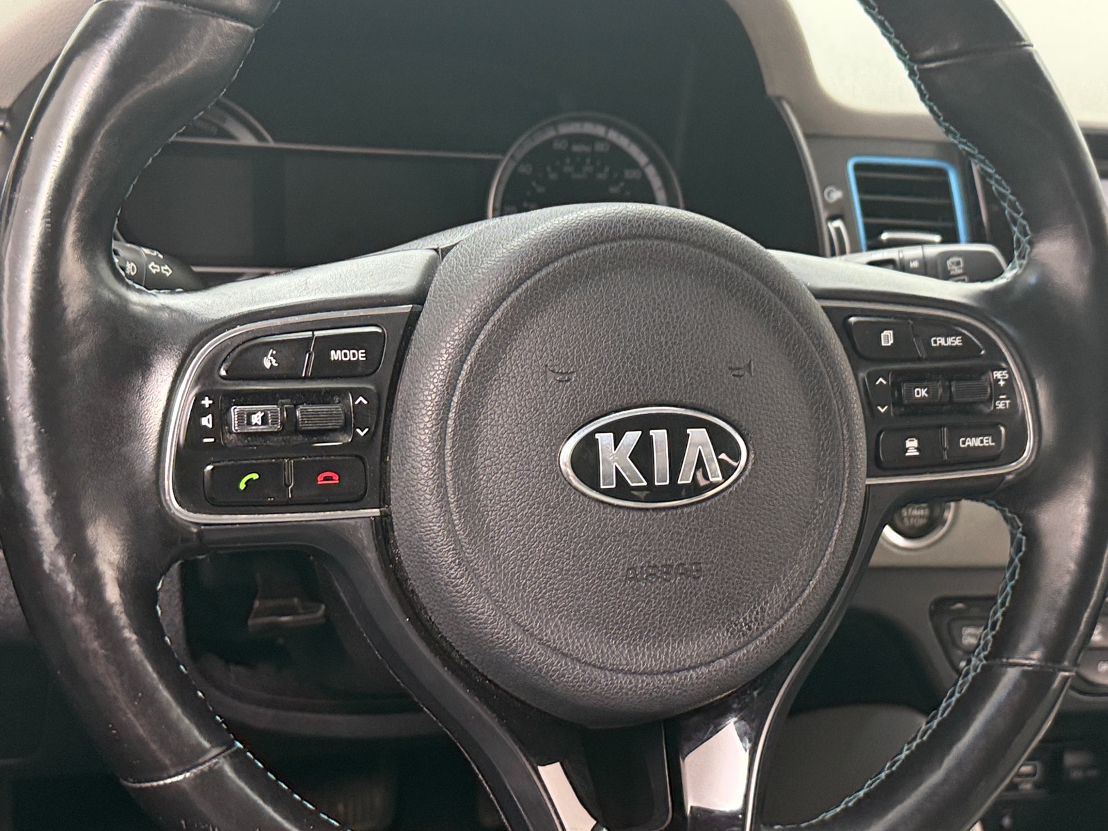 Thumbnail: 2017 Kia Niro - 5