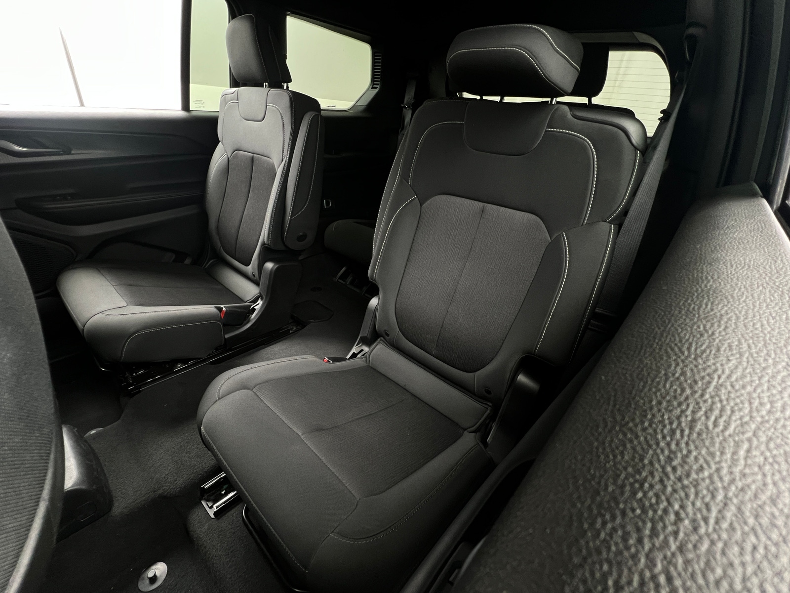 Thumbnail: 2024 Jeep Grand Cherokee L - 6