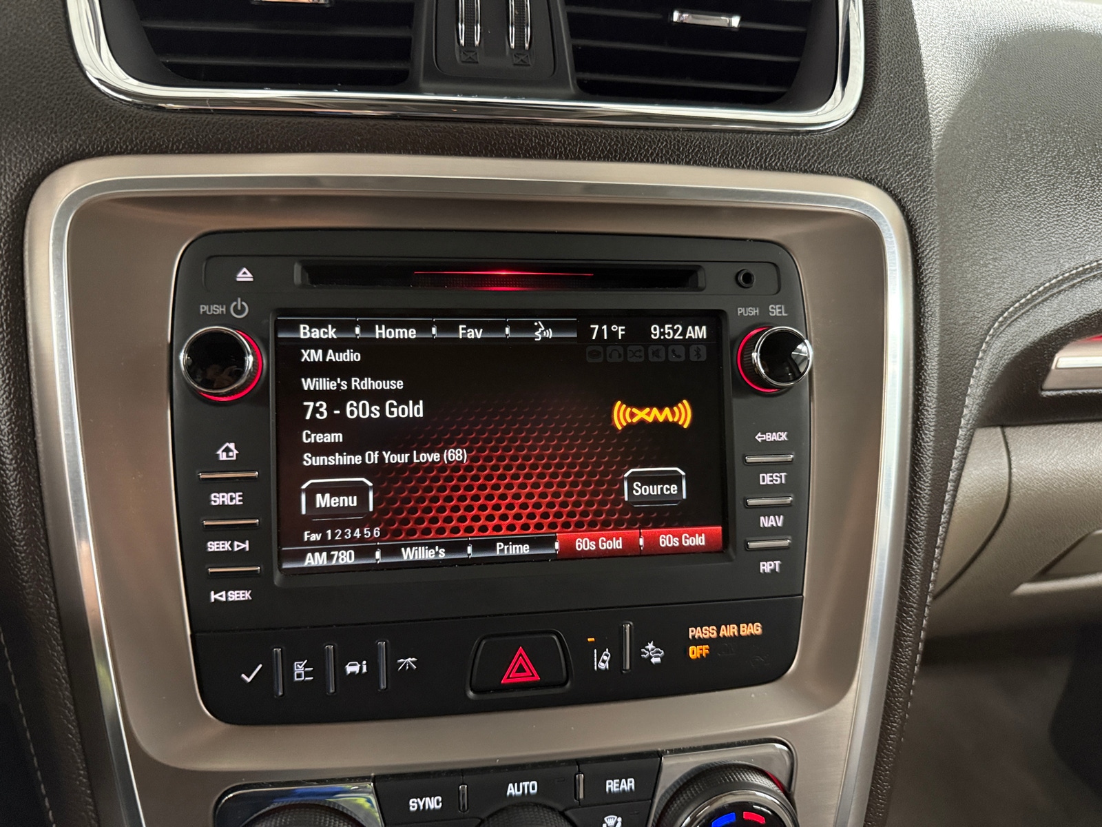 Thumbnail: 2016 GMC Acadia - 3