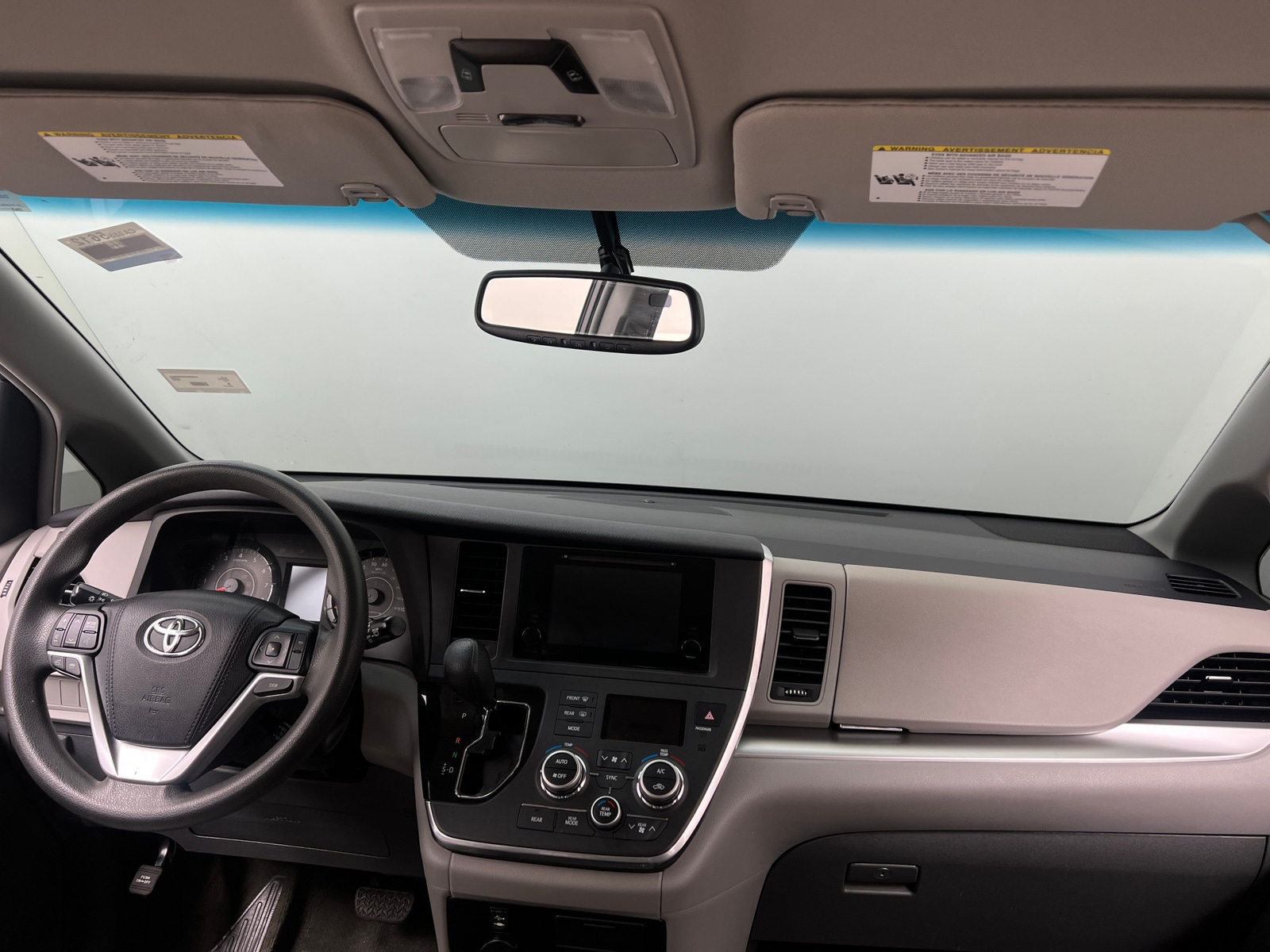 Thumbnail: 2015 Toyota Sienna - 3