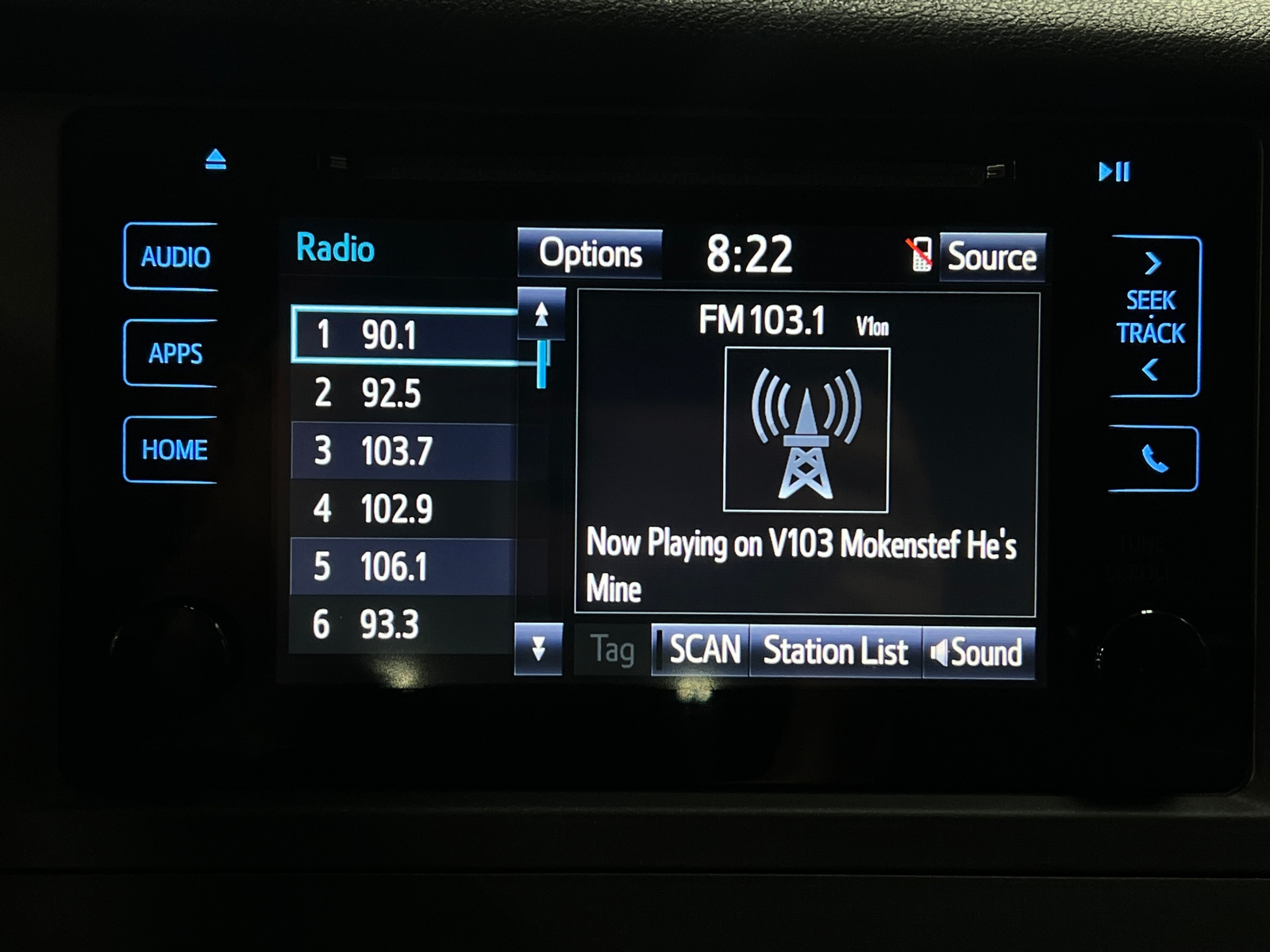 Thumbnail: 2015 Toyota Sienna - 4