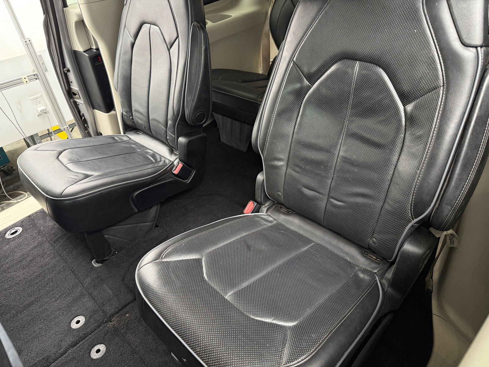 Thumbnail: 2018 Chrysler Pacifica - 5