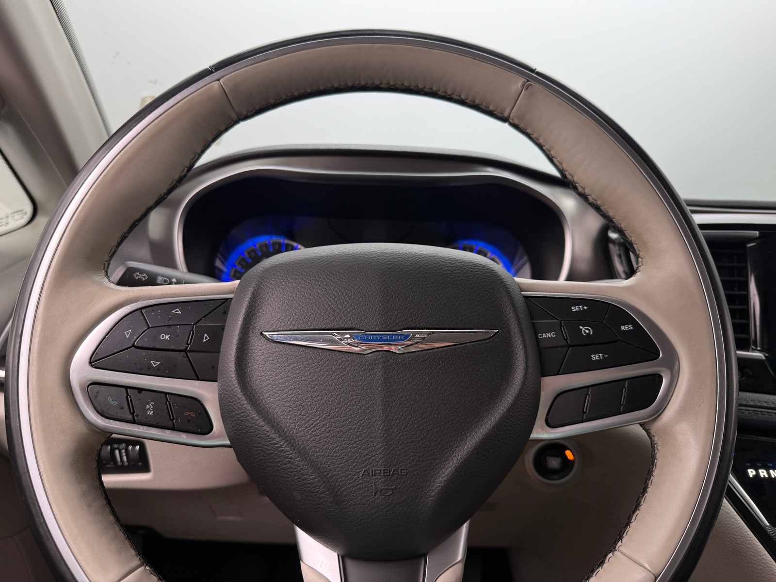 Thumbnail: 2018 Chrysler Pacifica - 4