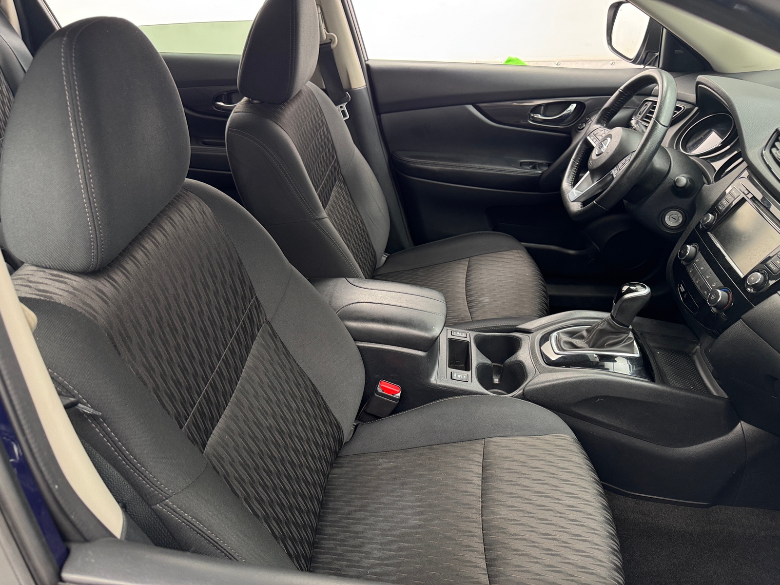Thumbnail: 2019 Nissan Rogue - 2
