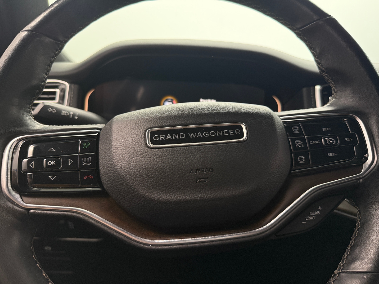 Thumbnail: 2023 Jeep Grand Wagoneer - 4