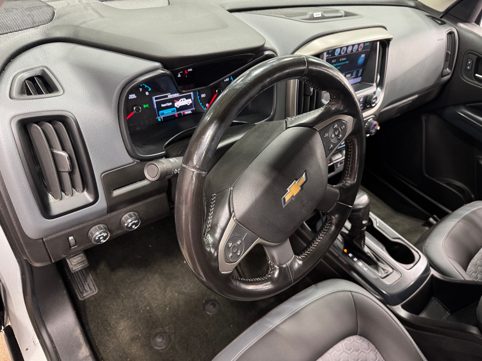 Thumbnail: 2017 Chevrolet Colorado - 3