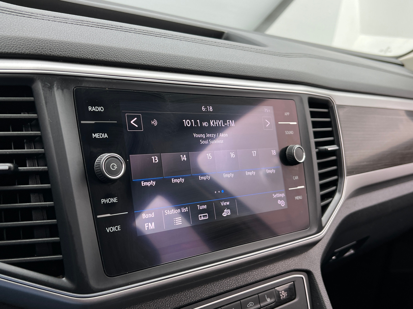 Thumbnail: 2019 Volkswagen Atlas - 3