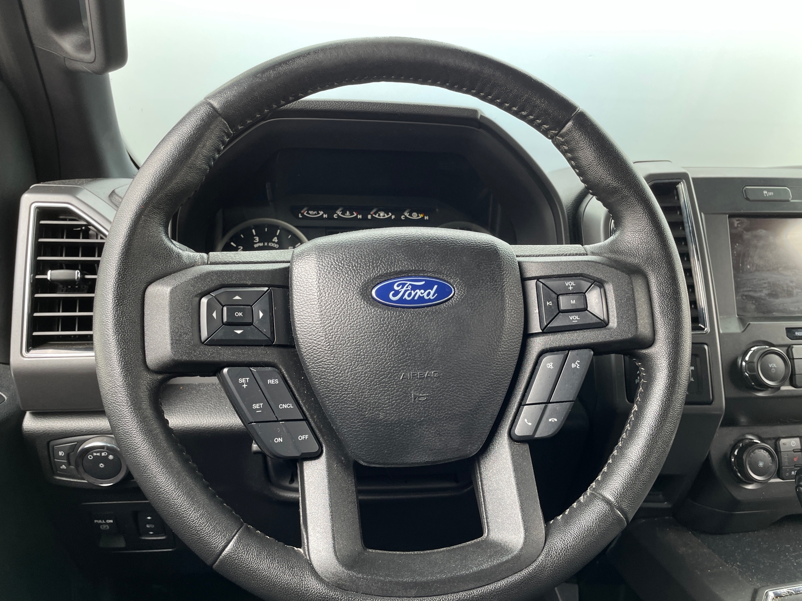 Thumbnail: 2019 Ford Econoline - 5
