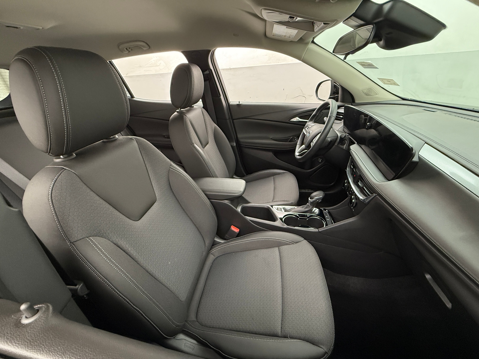 Thumbnail: 2025 Buick Encore GX - 2