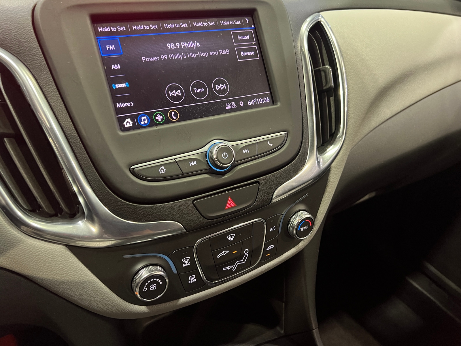 Thumbnail: 2021 Chevrolet Equinox - 4