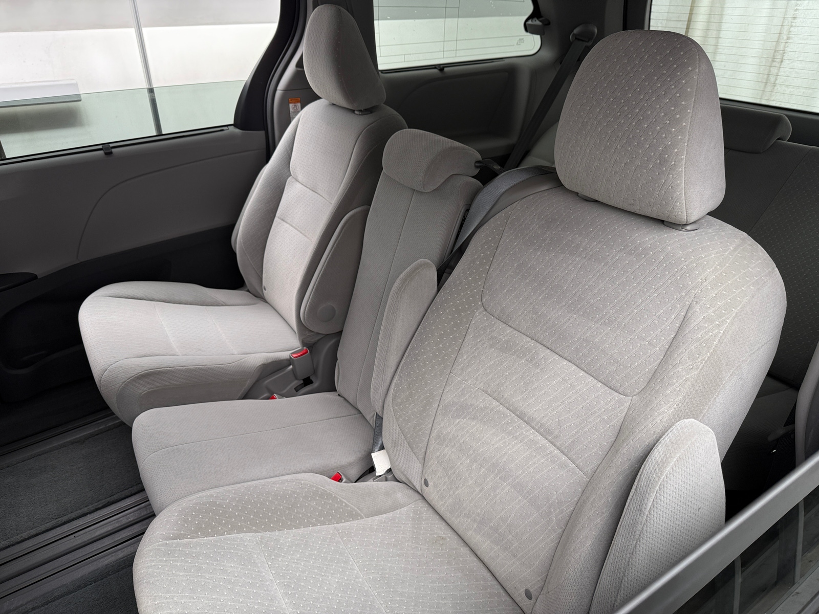 Thumbnail: 2017 Toyota Sienna - 6