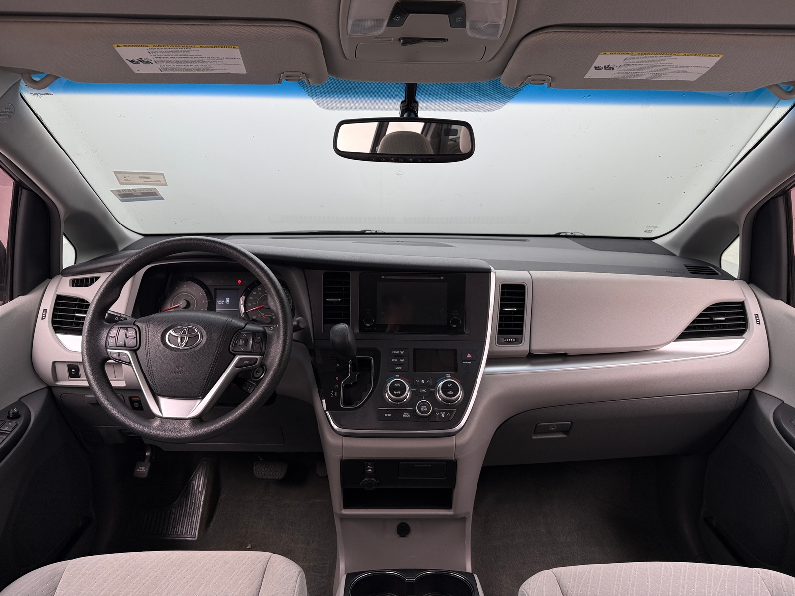 Thumbnail: 2017 Toyota Sienna - 3