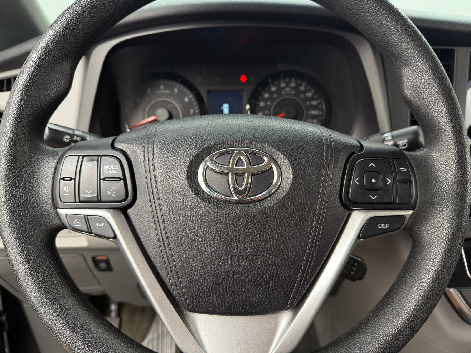 Thumbnail: 2017 Toyota Sienna - 5