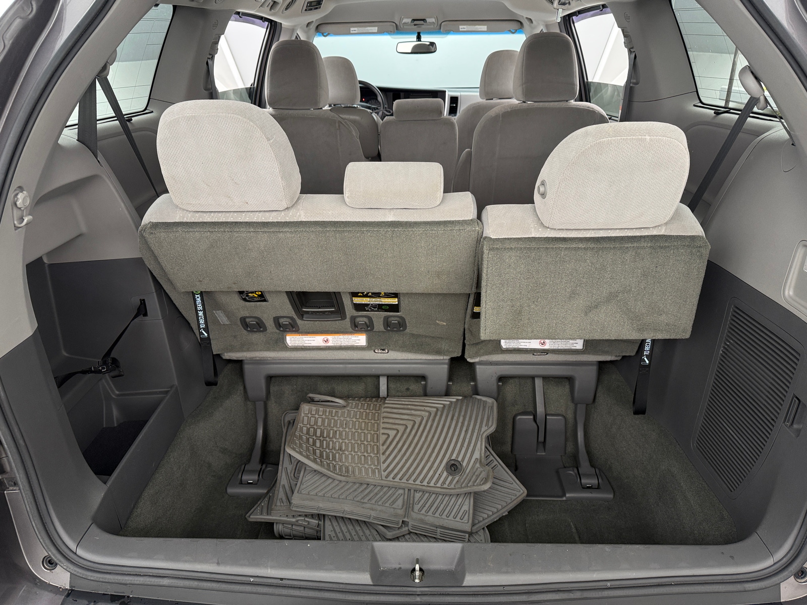 Thumbnail: 2017 Toyota Sienna - 7