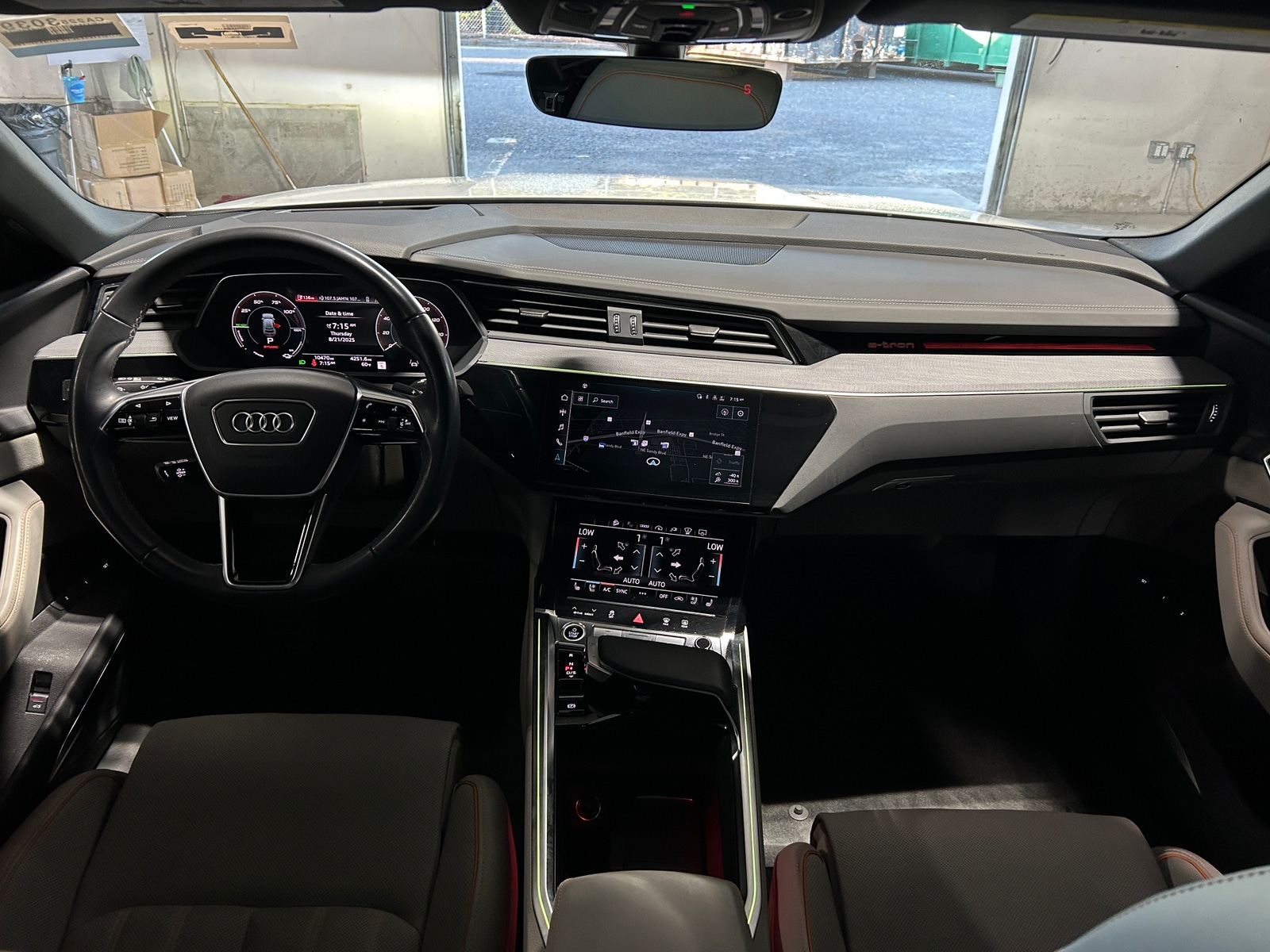 Thumbnail: 2024 Audi Q8 e-tron - 2
