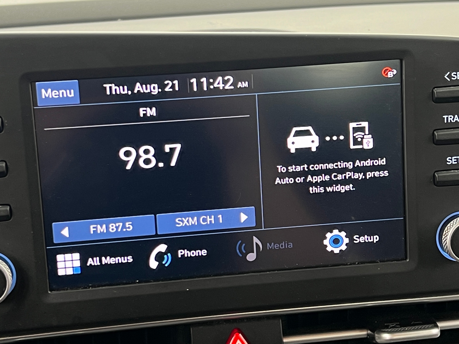 Thumbnail: 2022 Hyundai Elantra - 4
