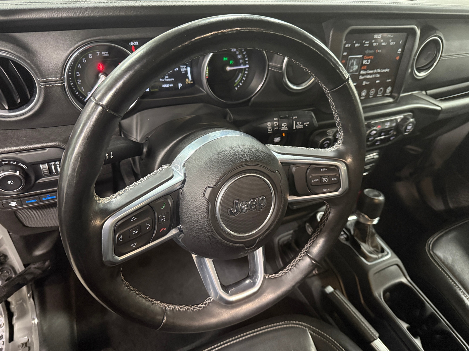 Thumbnail: 2022 Jeep Wrangler - 4